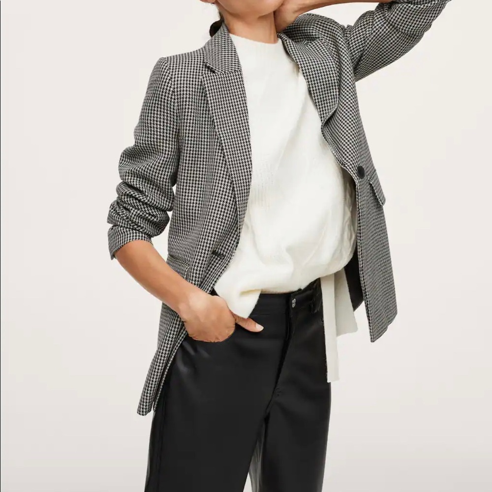 NWT Mango houndstooth blazer, never been worn